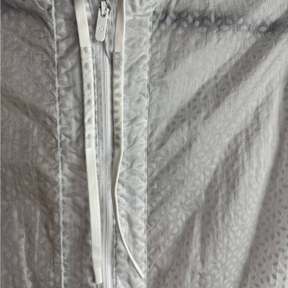 Lululemon Find Your Flock Jacket SZ 6 white drawstring Athleisure Workout - Picture 5 of 14